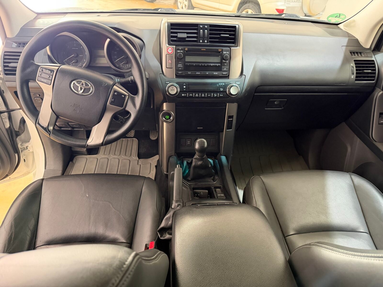 TOYOTA Land Cruiser 3.0 D4D NX