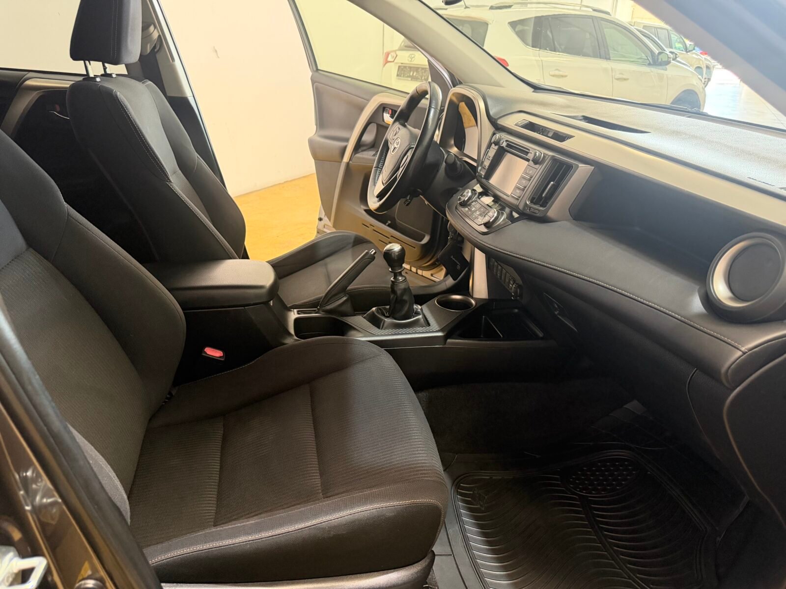 TOYOTA Rav4